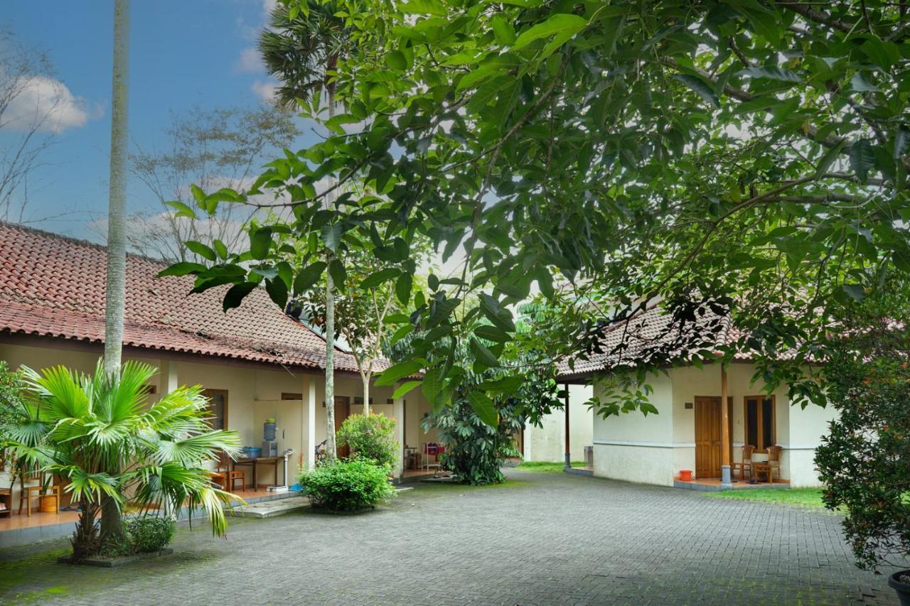 Front One Resort Indraloka Temanggung Luaran gambar