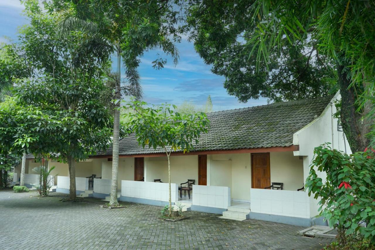 Front One Resort Indraloka Temanggung Luaran gambar